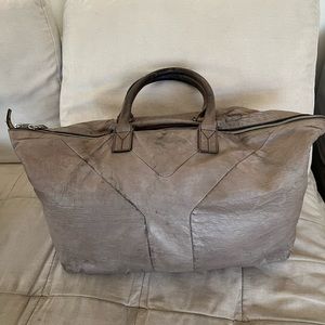 Yves Saint Laurant - Leather easy bag in taupe